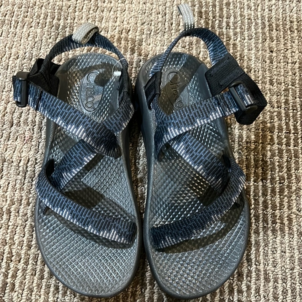 NWT kids Chaco Sandals size 4